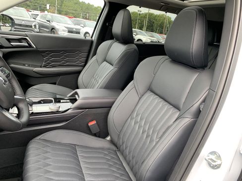 New 2025 Mitsubishi Outlander SEL image 13