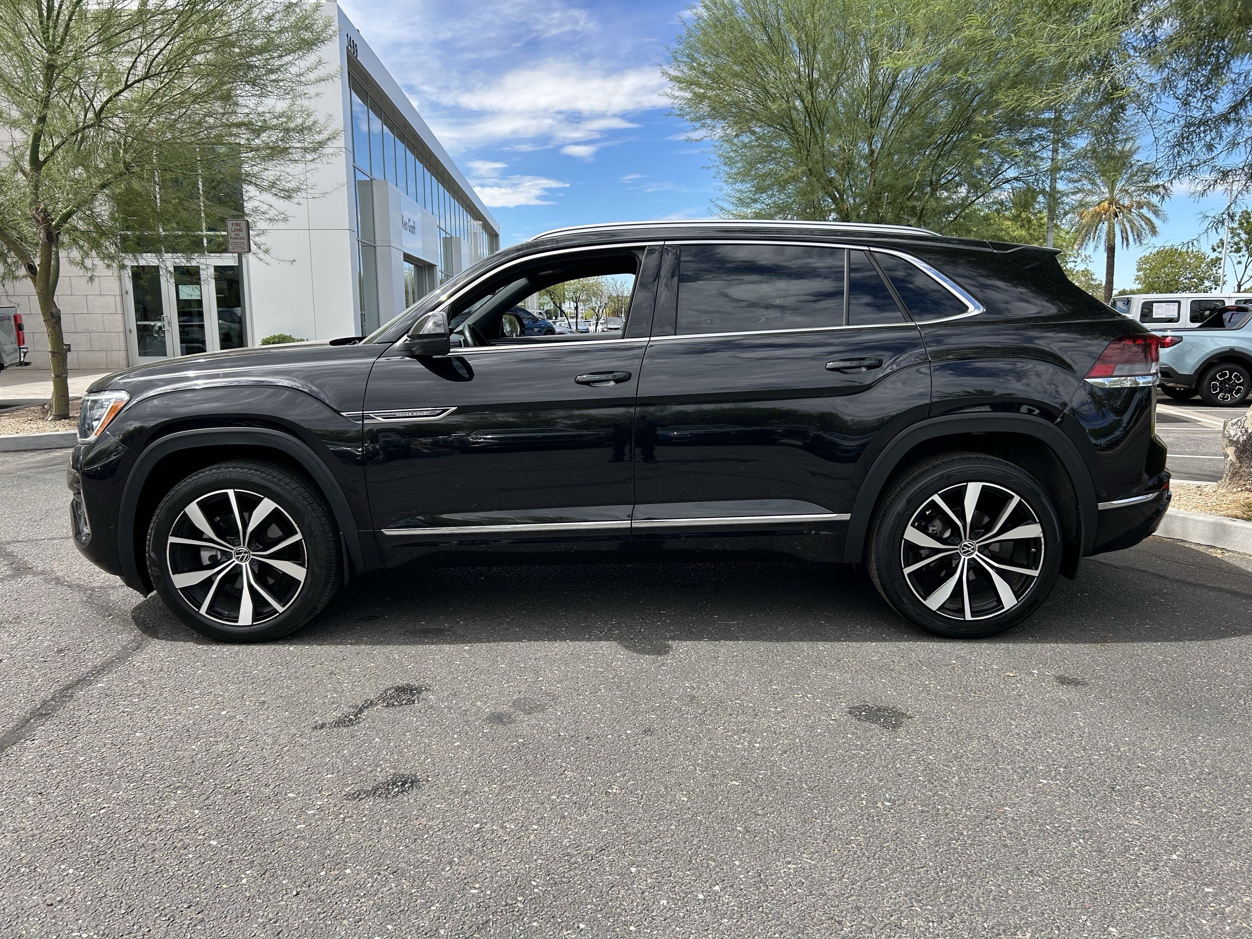 Certified 2024 Volkswagen Atlas Cross Sport SEL Premium R-Line AWD/4WD image 2