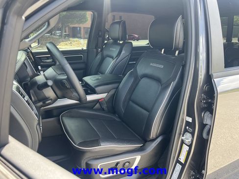 Used 2023 RAM 1500 Laramie AWD/4WD image 19