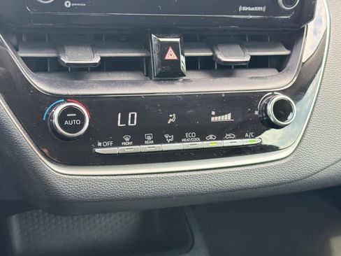 Used 2022 Toyota Corolla LE FWD image 24