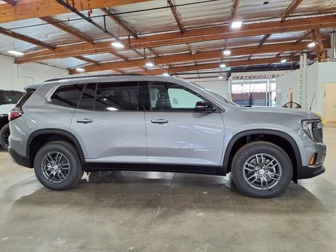 Used 2026 GMC Acadia Elevation FWD image 4