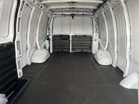 New 2025 GMC Savana 2500 Extended w/ Driver Convenience Package image 24