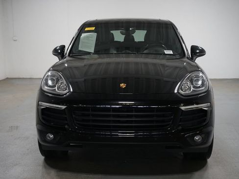 Used 2017 Porsche Cayenne AWD/4WD image 2