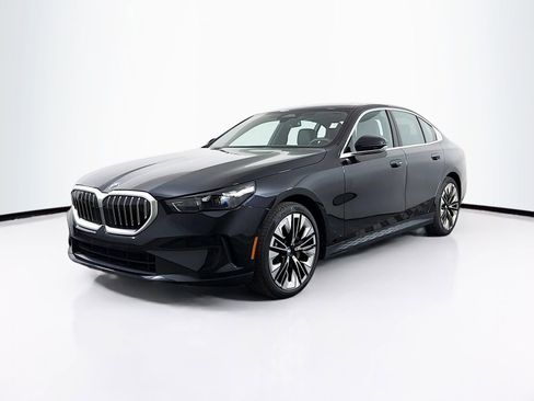 Used 2025 BMW 530i RWD image 3
