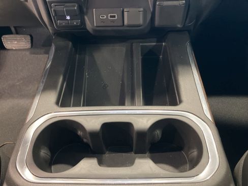 Used 2019 Chevrolet Silverado 1500 High Country image 19