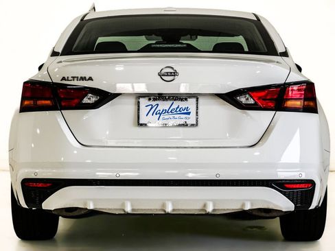 Used 2025 Nissan Altima 2.5 SV FWD image 7