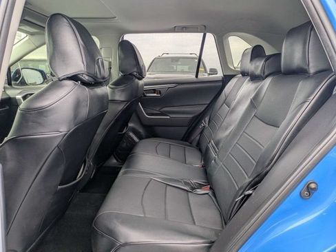 Used 2019 Toyota RAV4 XLE Premium w/ Cold Weather Package AWD/4WD image 14