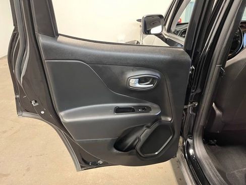 Used 2019 Jeep Renegade Altitude w/ Quick Order Package 2XM image 19