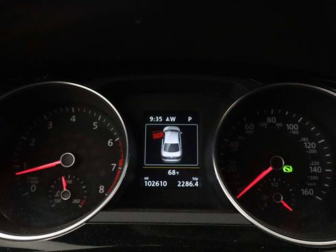 Used 2016 Volkswagen Jetta GLI SE image 4