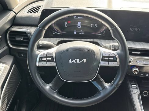 Certified 2024 Kia Telluride EX w/ EX Captain's Chair Package FWD image 24