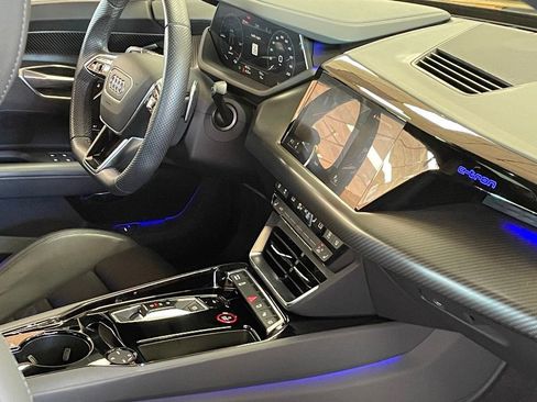 Used 2022 Audi e-tron GT Prestige w/ Prestige Package image 30