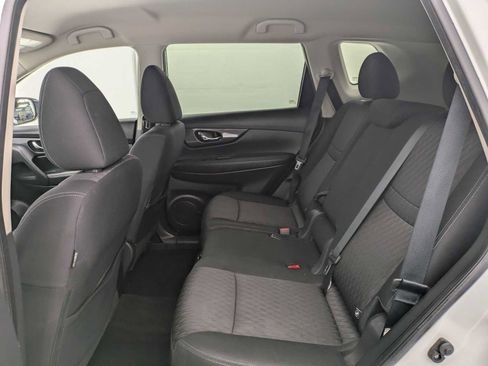 Used 2018 Nissan Rogue SV image 20