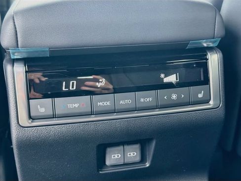 New 2026 Lexus GX 550 w/ Cold Area Package AWD/4WD image 21