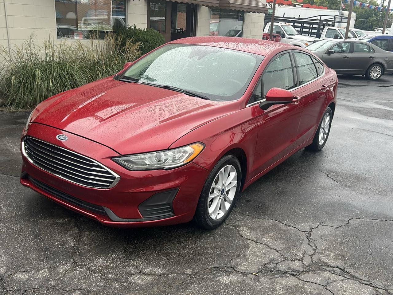 Used 2020 Ford Fusion SE FWD image 4