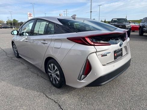 Certified 2020 Toyota Prius Prime Limited FWD image 10