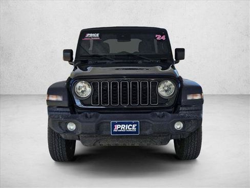 Used 2024 Jeep Wrangler Unlimited Sport AWD/4WD image 2