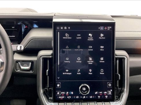 Used 2025 GMC Yukon Denali image 5