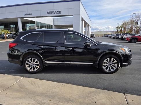 Used 2017 Subaru Outback 3.6R Touring image 3
