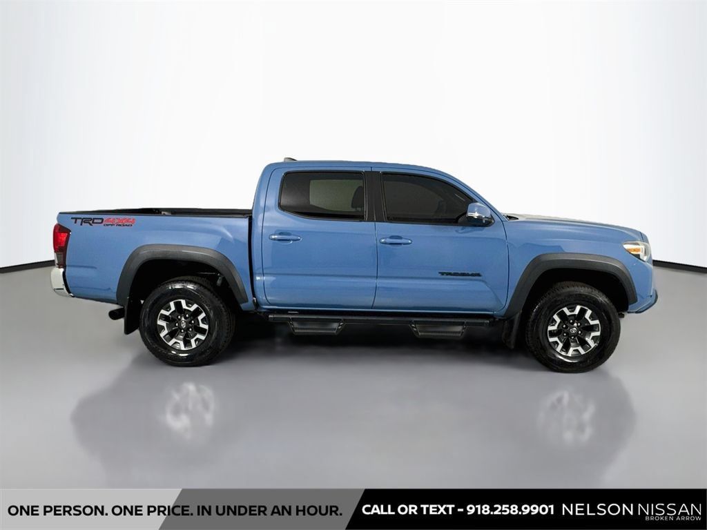 Used 2019 Toyota Tacoma TRD Off-Road AWD/4WD image 4