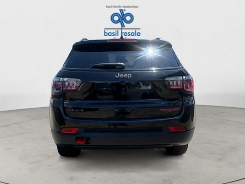 Used 2025 Jeep Compass Trailhawk AWD/4WD image 5