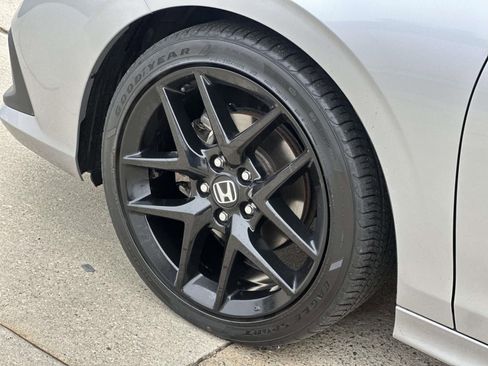 Used 2023 Honda Civic Sport image 7