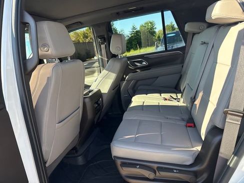 Used 2022 Chevrolet Tahoe Z71 w/ Z71 Off-Road Package AWD/4WD image 21