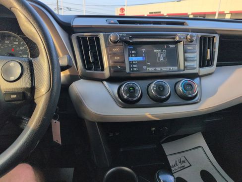 Used 2014 Toyota RAV4 LE FWD image 17