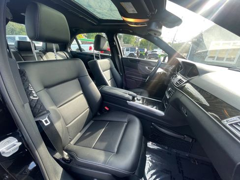 Used 2016 Mercedes-Benz E 350 4MATIC Sedan image 24