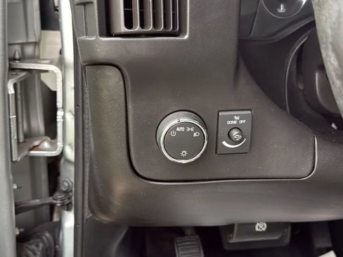 Used 2018 Chevrolet Express 2500 w/ Driver Convenience Package RWD image 13