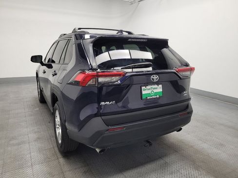 Used 2020 Toyota RAV4 XLE AWD/4WD image 5