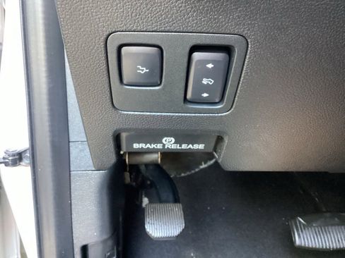Used 2019 Ford F250 Lariat w/ Lariat Ultimate Package AWD/4WD image 63