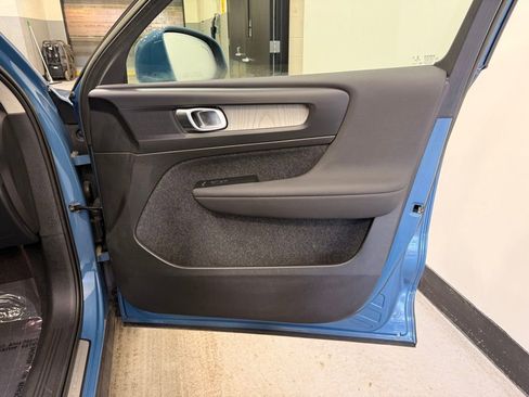 Used 2023 Volvo XC40 B5 Plus w/ Driver Assist Package image 27