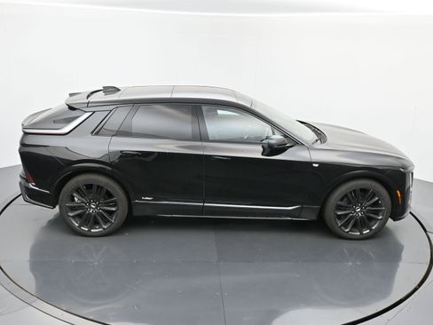 New 2026 Cadillac Lyriq V image 28