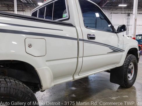 Used 1995 Toyota Pickup DX AWD/4WD image 22