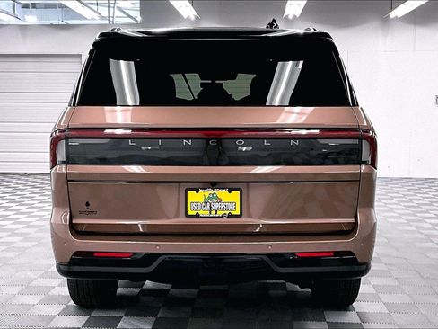 Used 2025 Lincoln Navigator Black Label AWD/4WD image 5