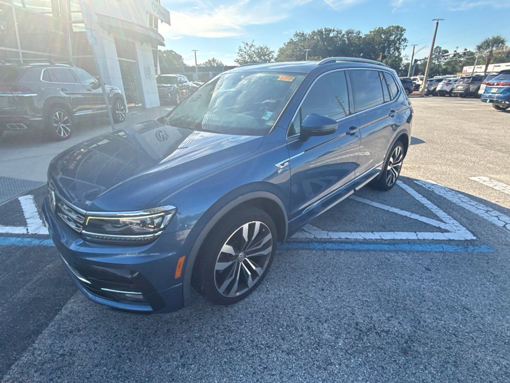 Used 2018 Volkswagen Tiguan SEL Premium w/ R-Line Package FWD image 5