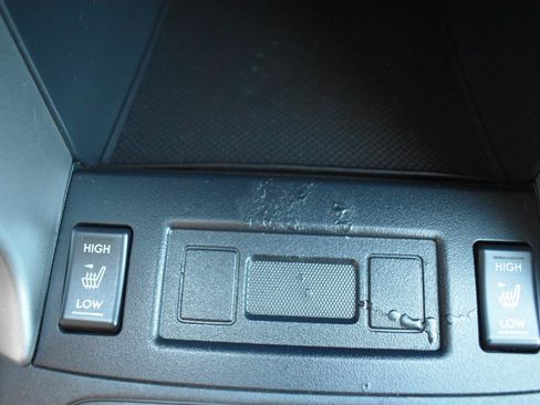 Used 2016 Subaru Forester 2.5i Premium w/ All-Weather Package AWD/4WD image 32