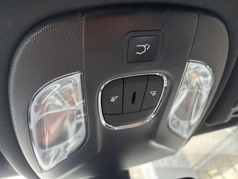 Used 2023 Jeep Compass Latitude w/ Convenience Group image 15