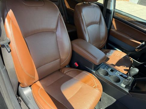Used 2019 Subaru Outback 3.6R Touring AWD/4WD image 9
