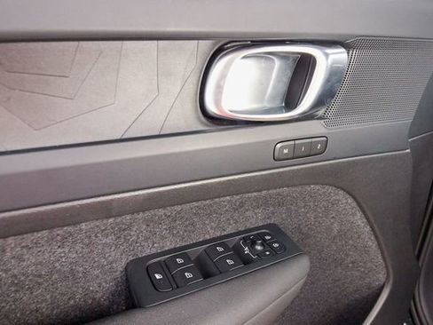 Used 2024 Volvo XC40 Recharge Plus w/ Protection Package Premier AWD/4WD image 10