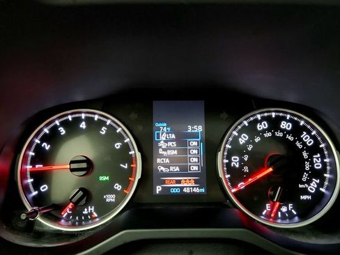 Used 2021 Toyota RAV4 XLE Premium AWD/4WD image 27