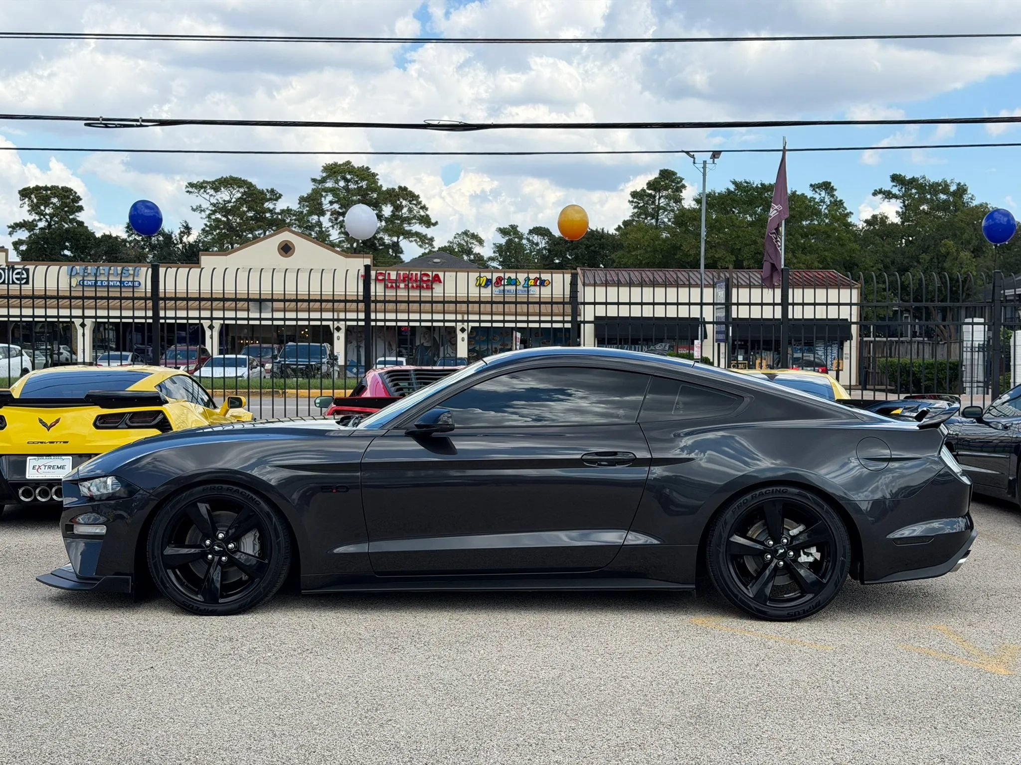 Used 2022 Ford Mustang GT Premium w/ Equipment Group 401A RWD image 8