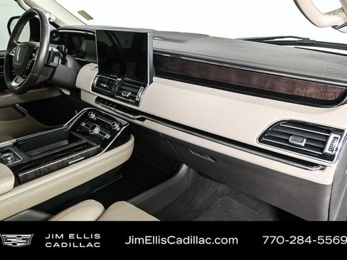 Used 2022 Lincoln Navigator Reserve image 23