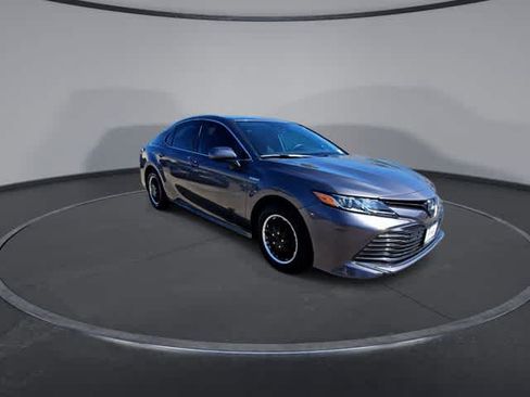 Used 2019 Toyota Camry LE FWD image 2