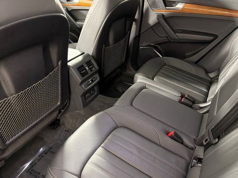 Used 2023 Audi Q5 2.0T Premium w/ Convenience Package AWD/4WD image 11