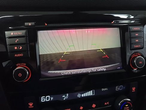 Used 2020 Nissan Rogue SV image 18