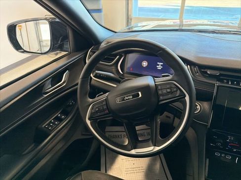 Used 2023 Jeep Grand Cherokee Altitude AWD/4WD image 32