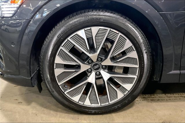Used 2024 Audi Q8 e-tron Premium Plus AWD/4WD image 9