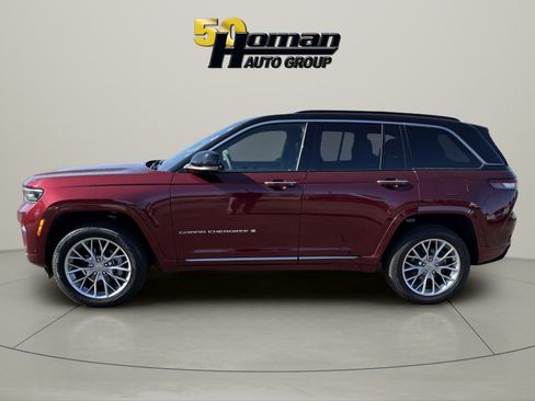 Used 2025 Jeep Grand Cherokee Summit AWD/4WD image 2