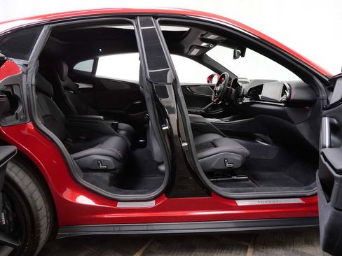Used 2024 Ferrari Purosangue AWD/4WD image 14